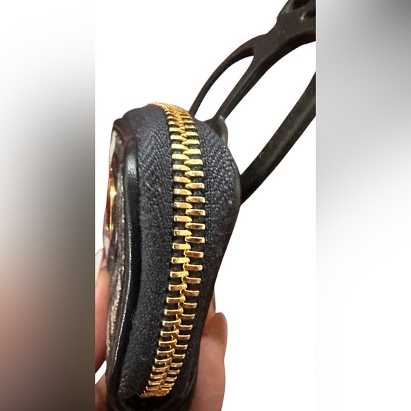 Dior Oblique Canvas and Rubber 30 Montaigne Phone Cover w/ AirPods Pro Case - Picture 4 of 12